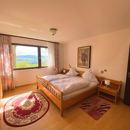 Ferienwohnung Rhoenpanorama ゲルスフェルト エクステリア 写真