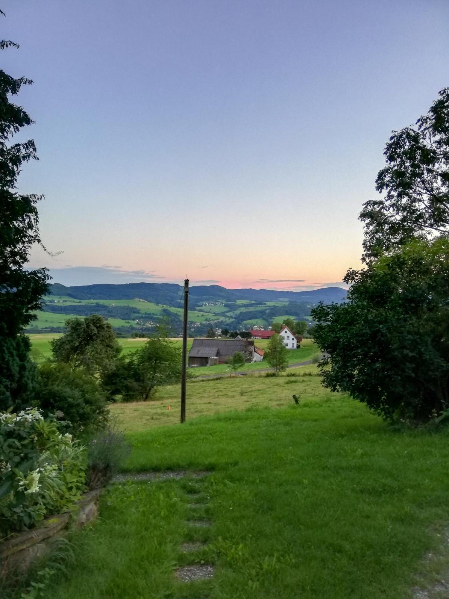 Ferienwohnung Rhoenpanorama ゲルスフェルト エクステリア 写真